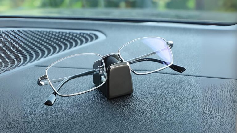 Safety-Tips-for-Malaysian-Drivers-Everyday-Items-You-Should-Never-Leave-in-Your-Car-Spectacles-with-Lens